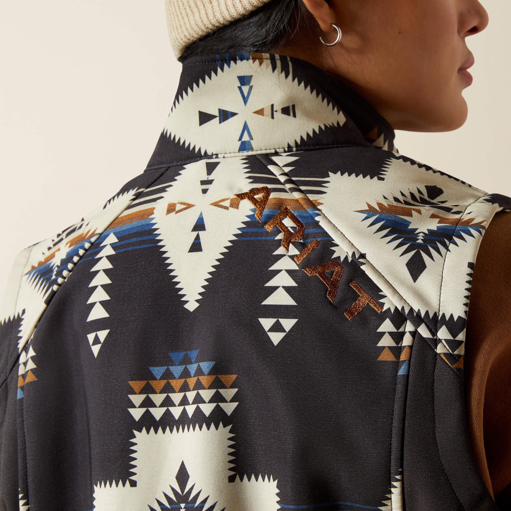 Ariat Ariat Logo Softshell Print Vest Women