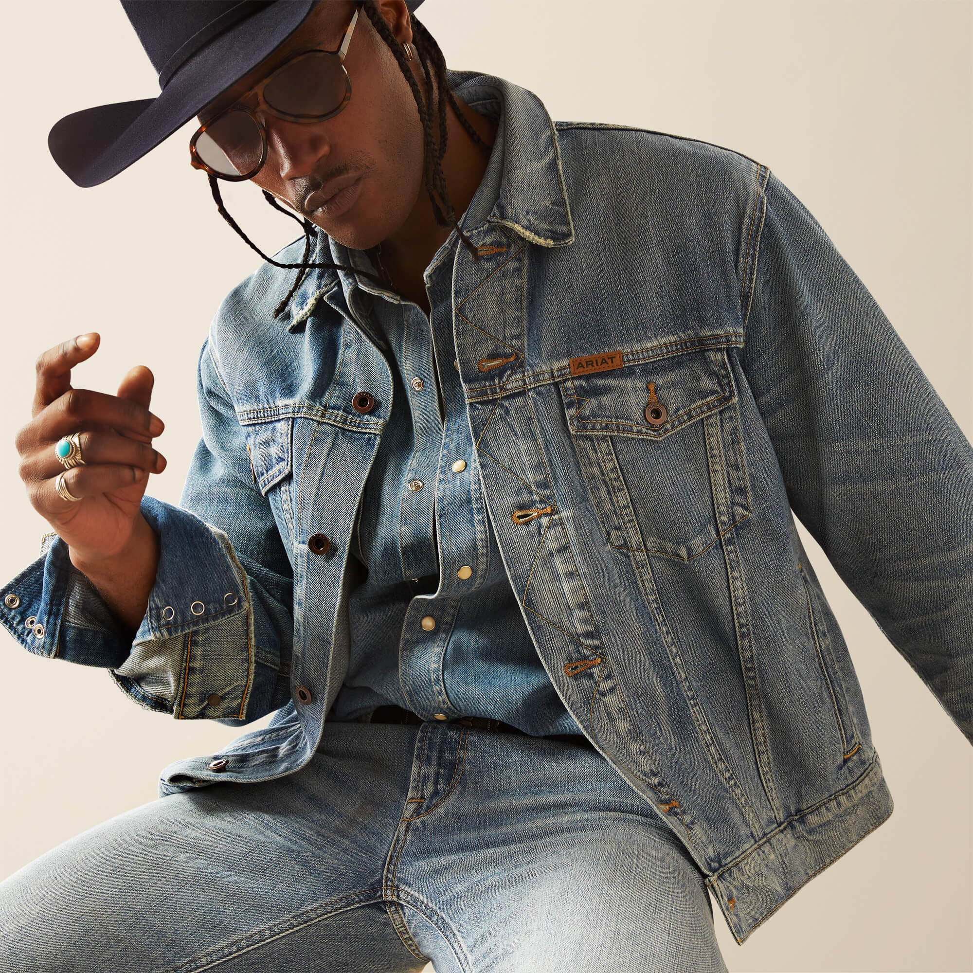 Ariat Everybody's Yellowstone Hometown Denim Jacket Trends