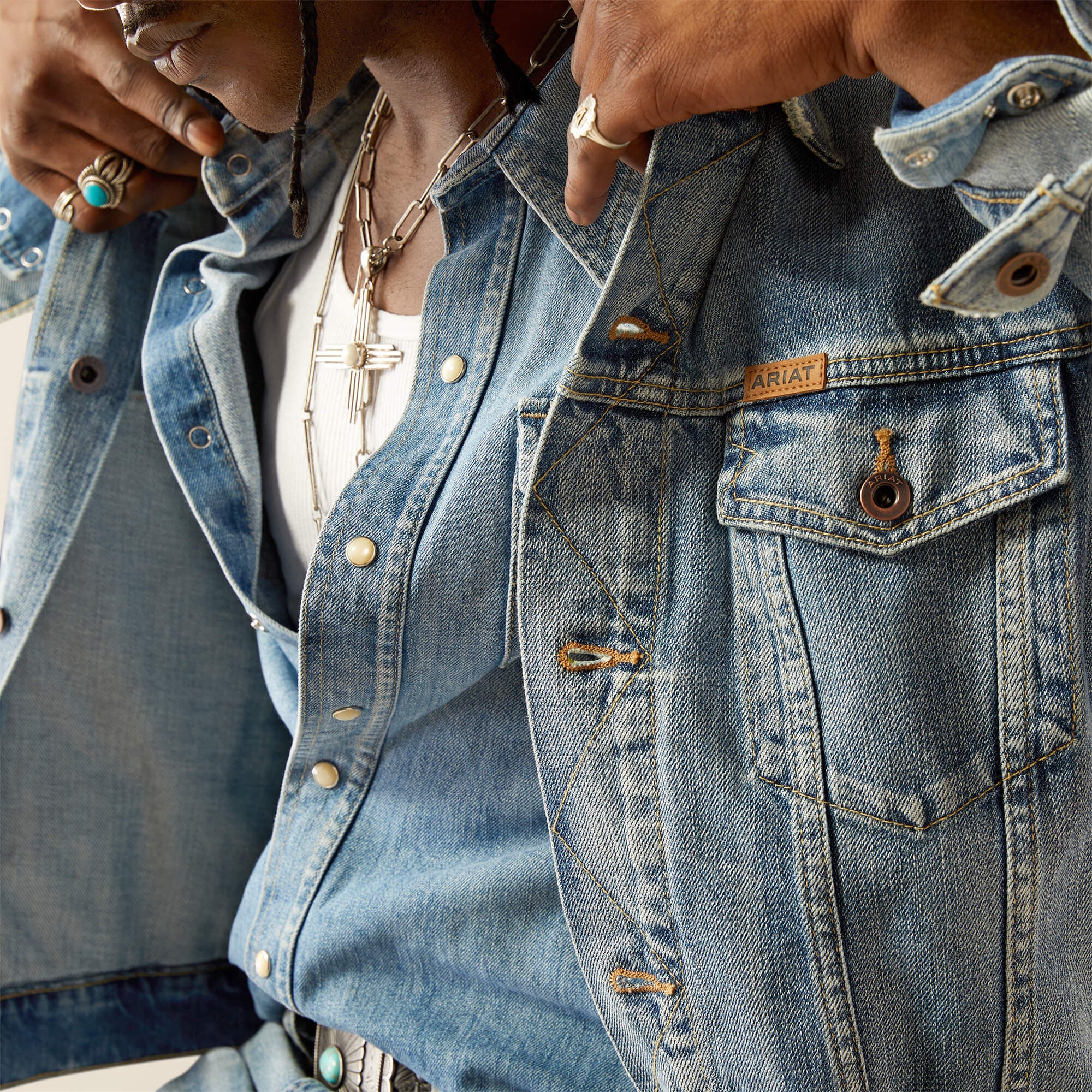 Ariat Everybody's Yellowstone Hometown Denim Jacket Trends